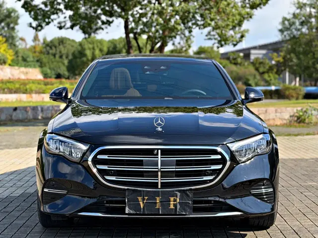 Mercedes-Benz E-Class — Фото автомобиля 2