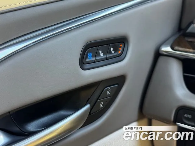 Cadillac Escalade — Фото автомобиля 10
