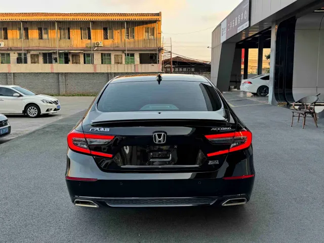 Honda Accord — Фото автомобиля 8