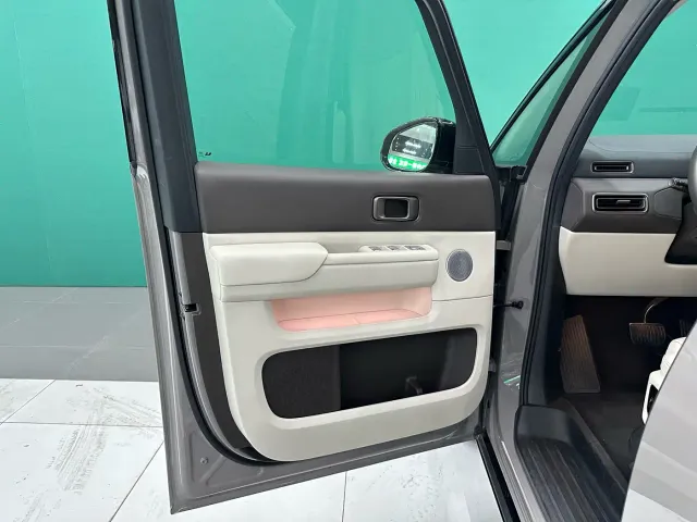 Li Auto MEGA — Фото автомобиля 27