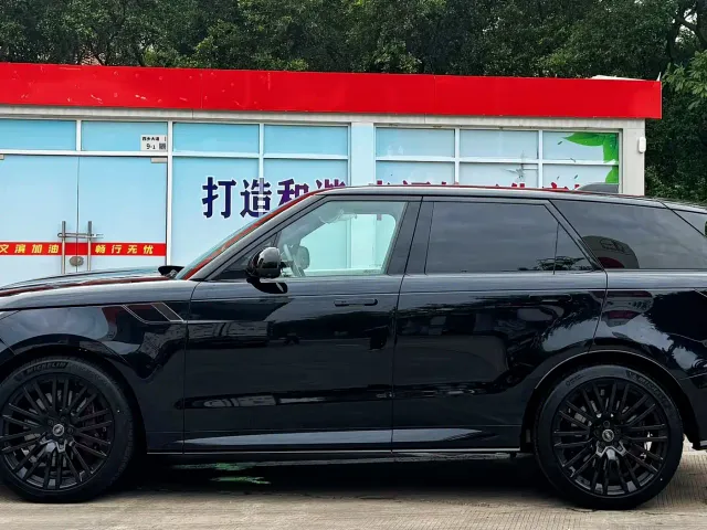 Land Rover Range Rover Sport — Фото автомобиля 4