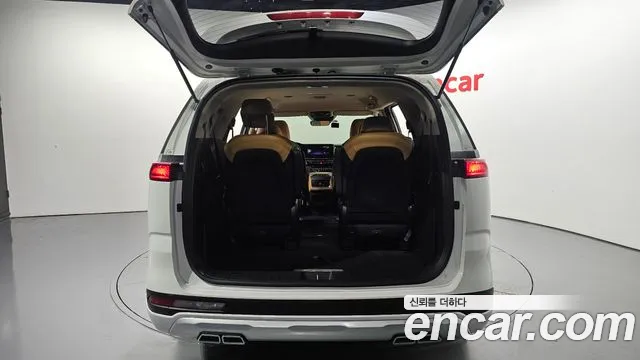 Kia Carnival Generation 4 — Фото автомобиля 20