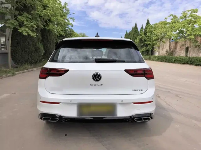 Volkswagen Golf — Фото автомобиля 8
