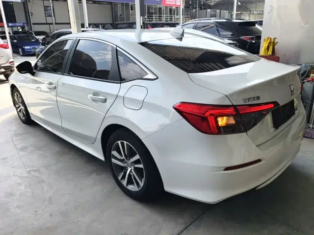 Honda Civic — Фото автомобиля 4