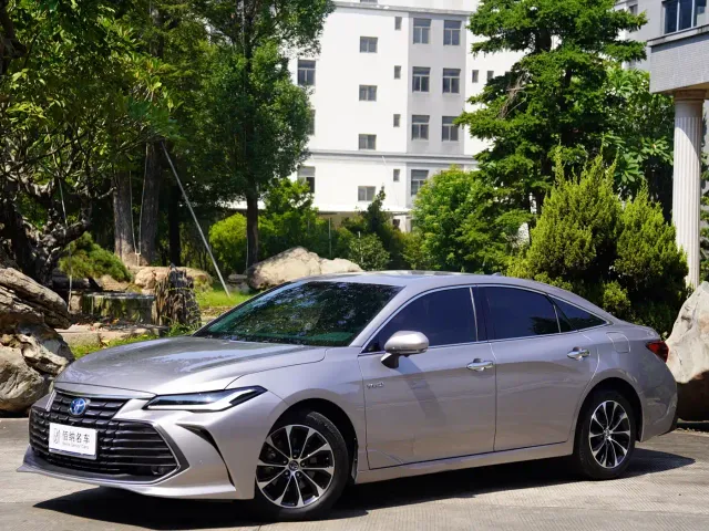 Toyota Avalon — Фото автомобиля 2