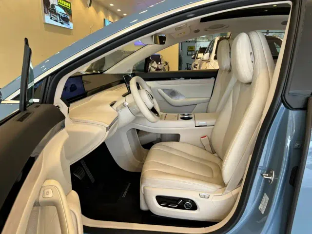 Luxeed R7 — Фото автомобиля 11
