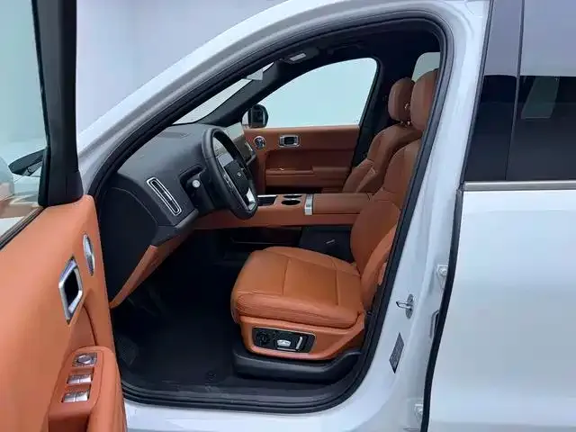 Li Auto L9 — Фото автомобиля 12