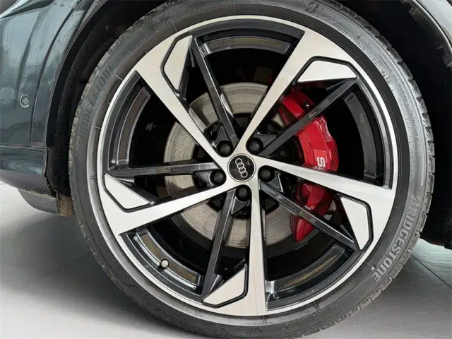 Audi Audi SQ7 2024 4.0 TFSI Dark Knight Edition — Фото автомобиля 13