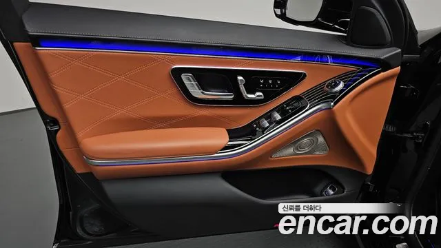Mercedes-Benz S-Class — Фото автомобиля 23