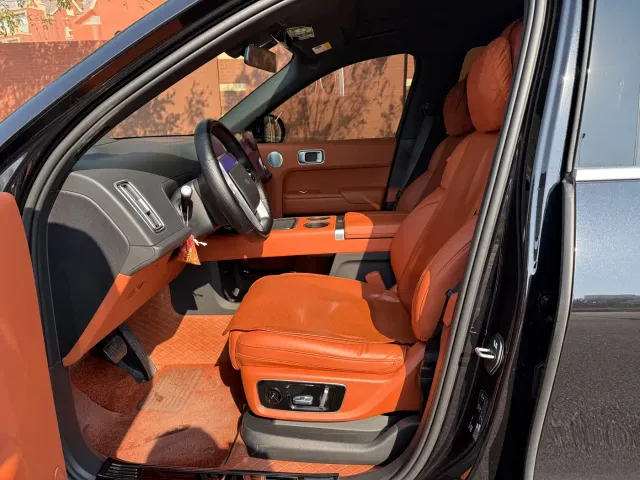 Li Auto L8 — Фото автомобиля 5
