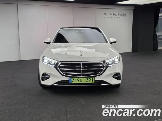 Mercedes-Benz E-Class — Фото автомобиля 3
