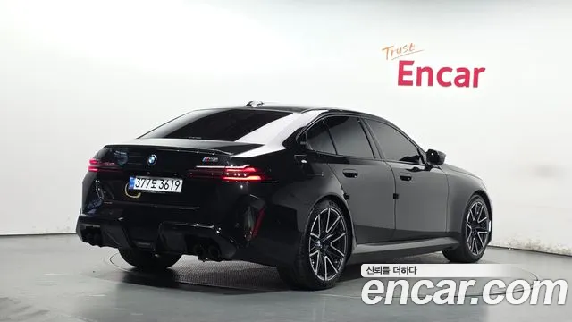 BMW M5 G90 — Фото автомобиля 2