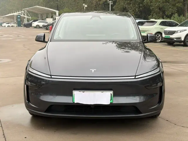Фотография автомобиля — Tesla Model Y