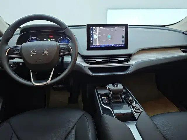 Hongqi E-QM5 — Фото автомобиля 12