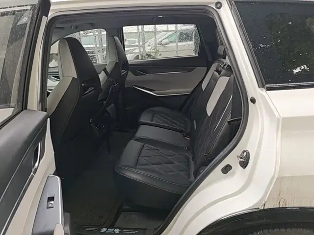 Changan CS75 Plus — Фото автомобиля 16