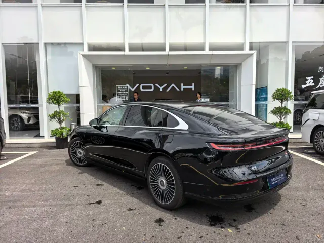 Voyah Zhuiguang L — Фото автомобиля 5