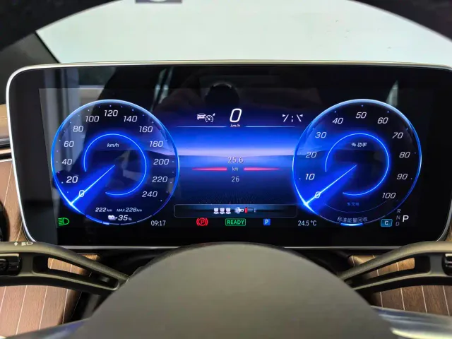 Mercedes-Benz EQE SUV — Фото автомобиля 17