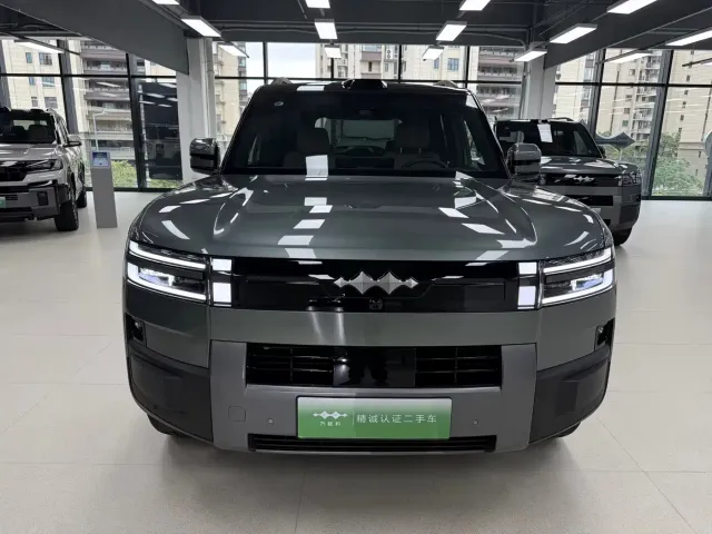 Fang Cheng Bao Titanium 7 2025 AWD Base Model — Фото автомобиля 2