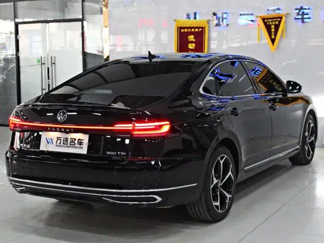 Volkswagen Passat — Фото автомобиля 14