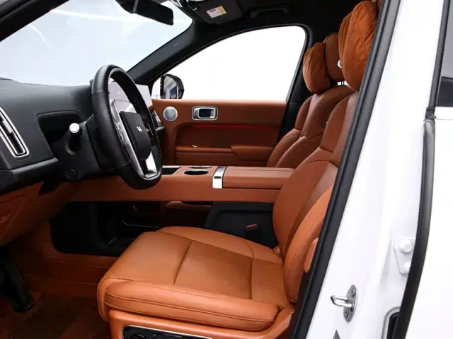 Li Auto L8 — Фото автомобиля 13