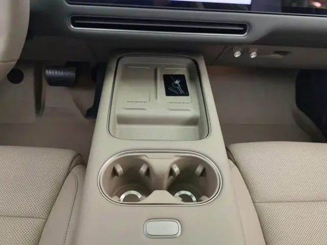 Li Auto i6 — Фото автомобиля 16