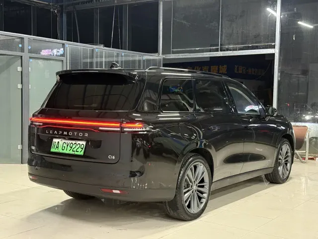 Leapmotor C16 — Фото автомобиля 13