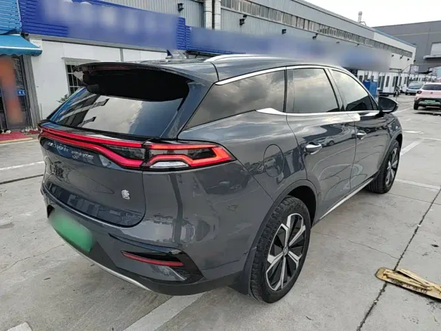 BYD Tang — Фото автомобиля 6