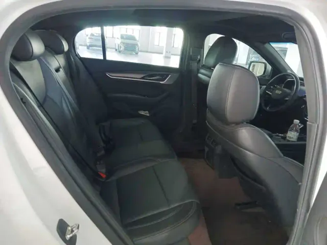 Cadillac CT5 — Фото автомобиля 10