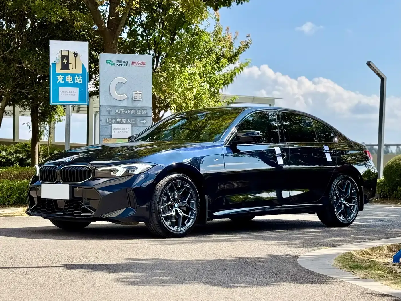 Фотография автомобиля — BMW 3 Series