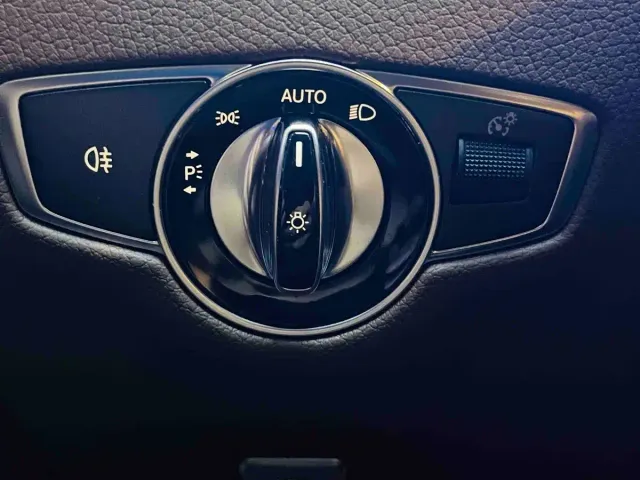 Mercedes-Benz E-Class — Фото автомобиля 11