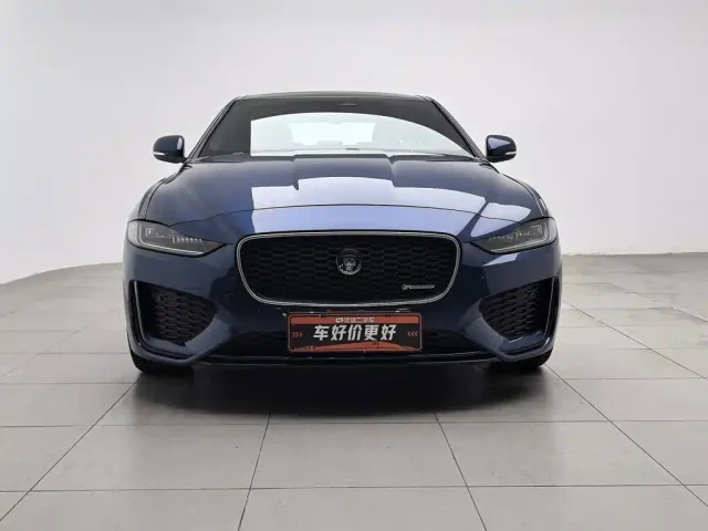 Jaguar XEL — Фото автомобиля 3