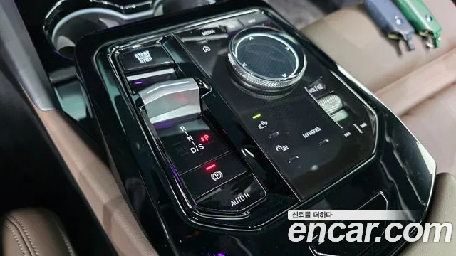 BMW 5 Series G60 — Фото автомобиля 12
