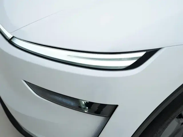 Tesla Model Y — Фото автомобиля 13