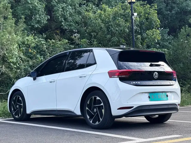 Volkswagen ID.3 — Фото автомобиля 5