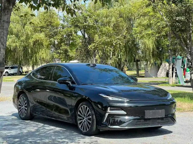 Geely Galaxy Xingyao 8 — Фото автомобиля 3