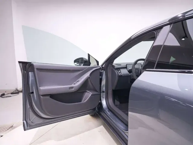 Xpeng P7+ — Фото автомобиля 19