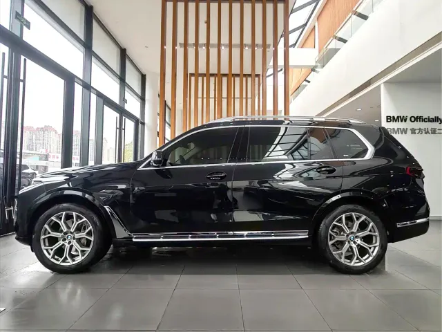BMW X7 — Фото автомобиля 4