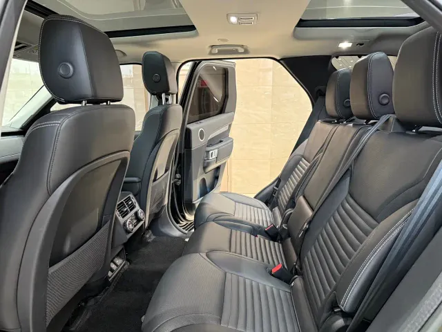 Land Rover Discovery — Фото автомобиля 12