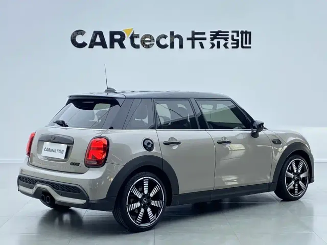 MINI MINI 2023 Facelift 2.0T COOPER S Artist 5-Door — Фото автомобиля 11