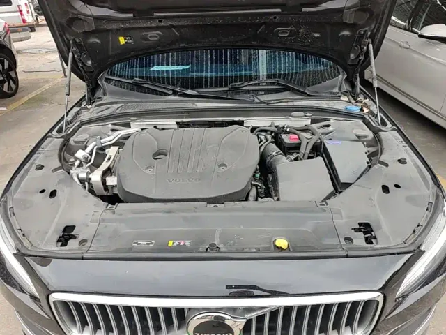 Volvo S90 — Фото автомобиля 19