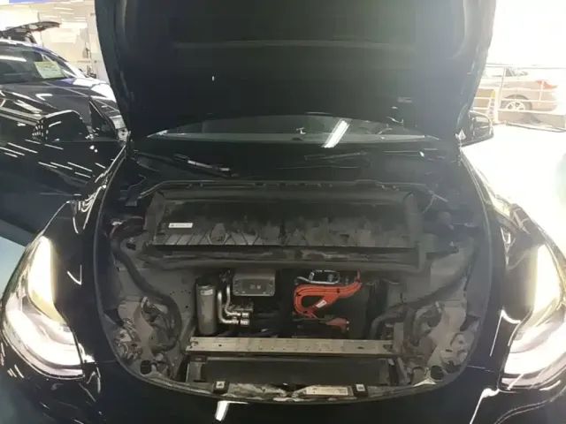 Tesla Model Y — Фото автомобиля 15