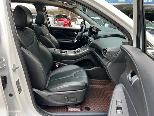 Hyundai Santa Fe — Фото автомобиля 10
