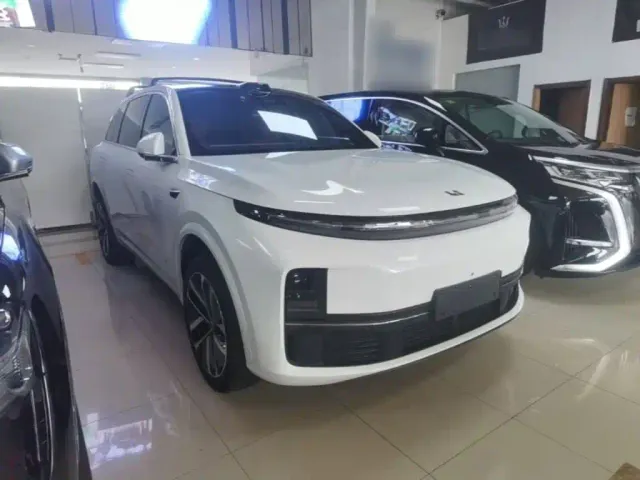 Li Auto L7 — Фото автомобиля 3
