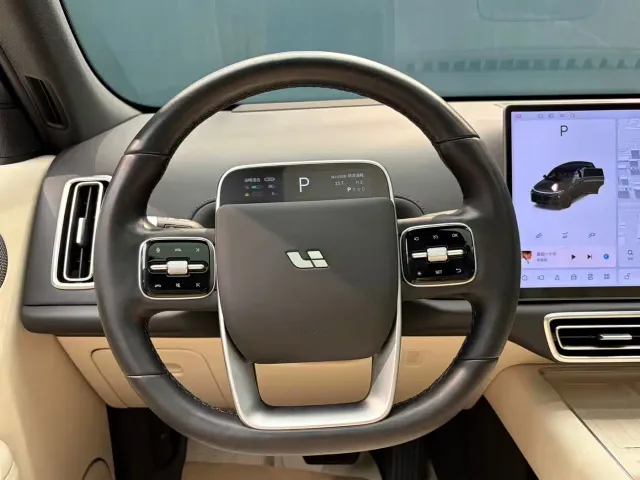 Li Auto L7 — Фото автомобиля 6