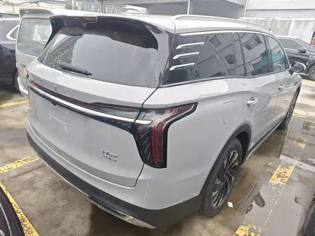 Hongqi HS7 PHEV — Фото автомобиля 6