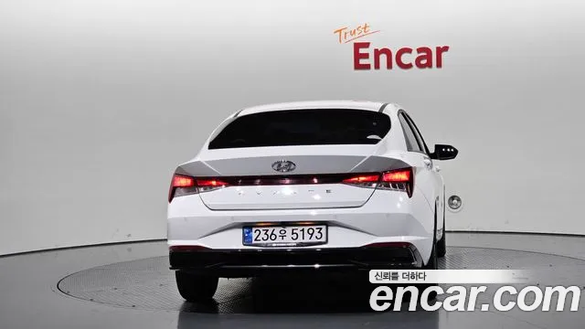 Hyundai Avante CN7 — Фото автомобиля 4