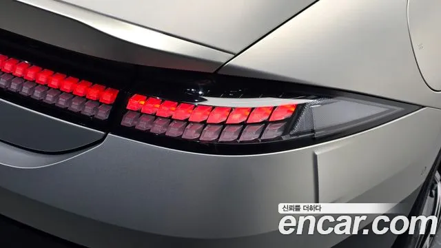 Hyundai Ioniq 6 — Фото автомобиля 23