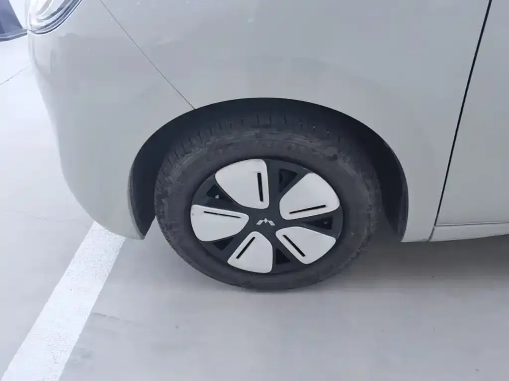 Wuling Motors Hongguang MINIEV 2025 4-Door Advanced — Фото автомобиля 14