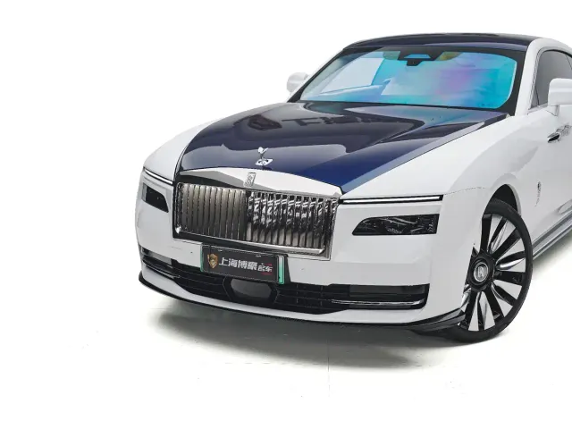 Rolls-Royce Spectre — Фото автомобиля 3
