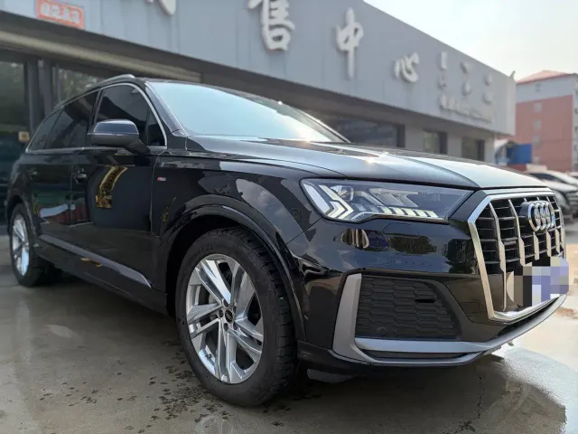 Audi Audi Q7 2024 45 TFSI quattro S line Sport — Фото автомобиля 3